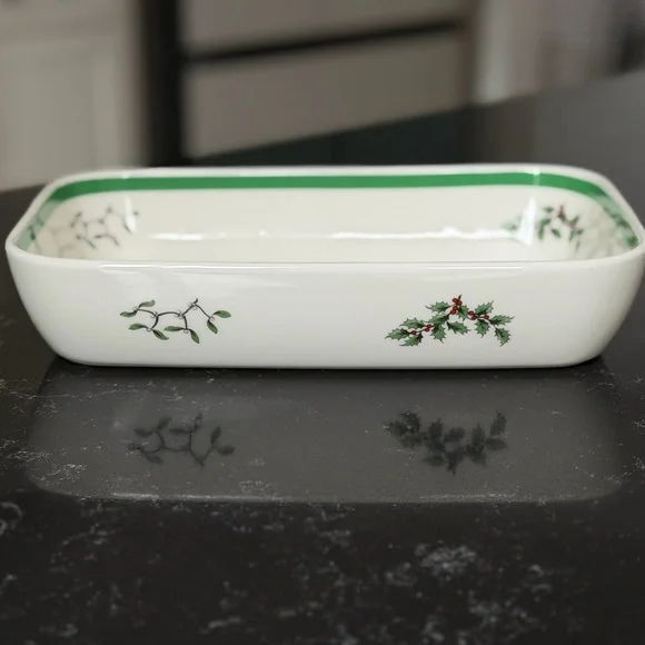Spode Christmas Tree Oven to Table Baking Dish - Picture 1 of 4